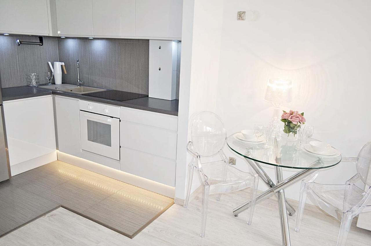 Golden View Apartment วอร์ซอ ภายนอก รูปภาพ