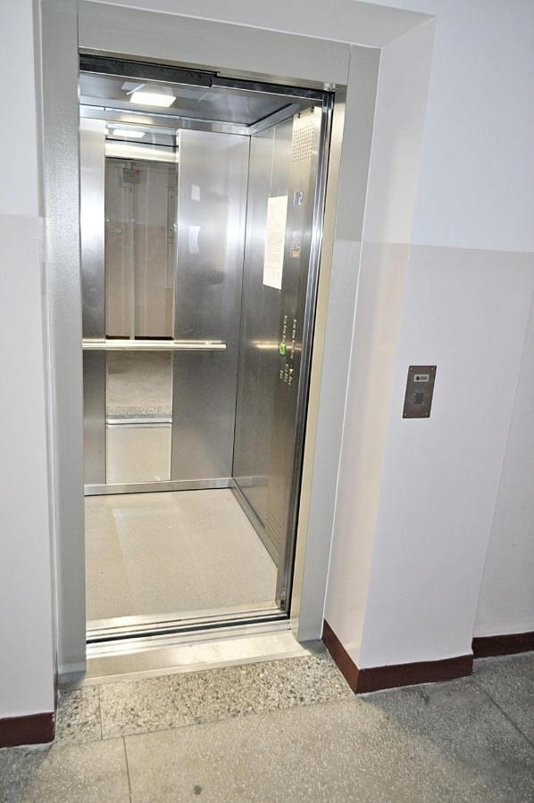 Golden View Apartment วอร์ซอ ภายนอก รูปภาพ