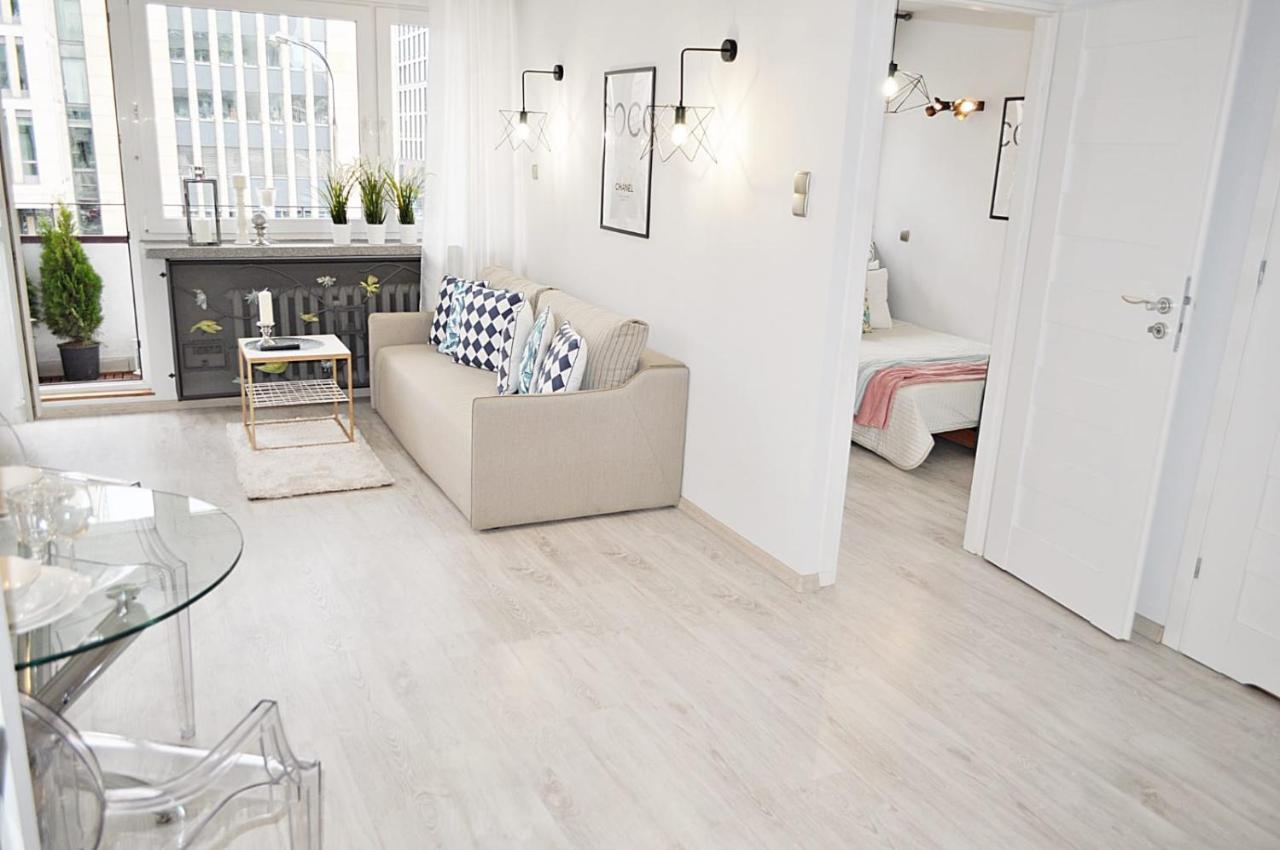 Golden View Apartment วอร์ซอ ภายนอก รูปภาพ